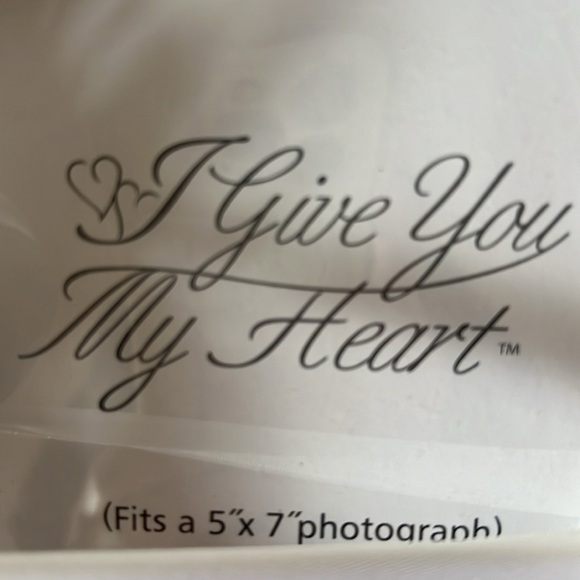 BNIB Wedding picture frame ivory silver fits 5x7 photo - Picture 2 of 5